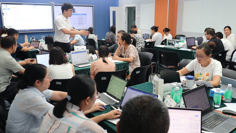 零基础学习电工，通常需要经过以下几个阶段：