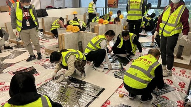 瑜伽教练培训课程通常包括以下几个方面：